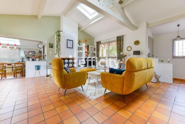 Maison
         6 pièces
        - 131 m² Exclusivité 390 000 € *
