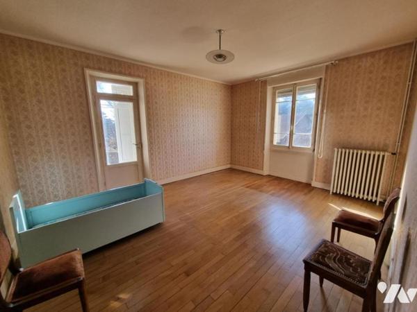 GRAY (70) MAISON D'ARCHITECTE DE 1935 SUR 871 M² DE TERRAIN