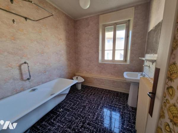 GRAY (70) MAISON D'ARCHITECTE DE 1935 SUR 871 M² DE TERRAIN