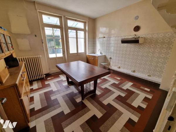 GRAY (70) MAISON D'ARCHITECTE DE 1935 SUR 871 M² DE TERRAIN