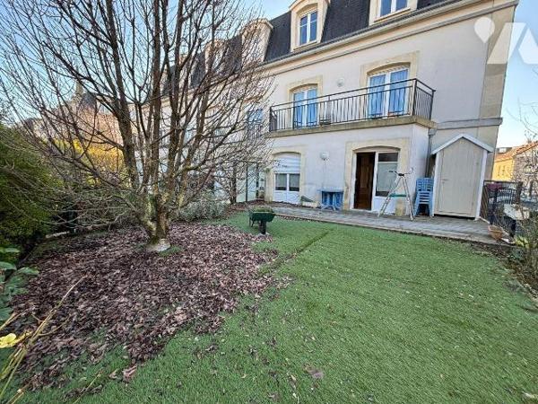 A proximité du Centre-Ville, dans une belle copropriété construite en 2002, venez découvrir cet...