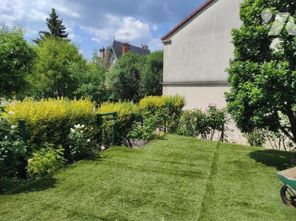 A proximité du Centre-Ville, dans une belle copropriété construite en 2002, venez découvrir cet...