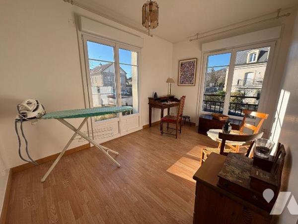 A proximité du Centre-Ville, dans une belle copropriété construite en 2002, venez découvrir cet...