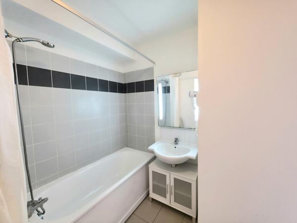 EXCLUSIVITÉ – Biot/Sophia – Studio terrasse 12 m², LIBRE DE TOUT EXPLOITANT – 5,8 % brut