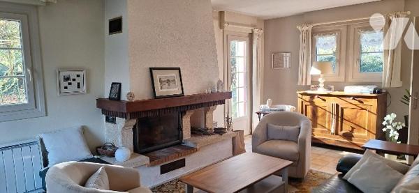 Maison coup de coeur proche de Savigné L'évêque avec un étang