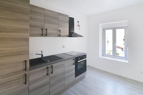 Appartement rénové 2 chambres!