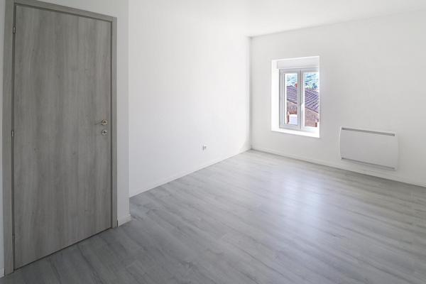 Appartement rénové 2 chambres!