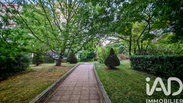 Appartement à vendre 5 pièces 99 m² Courbevoie