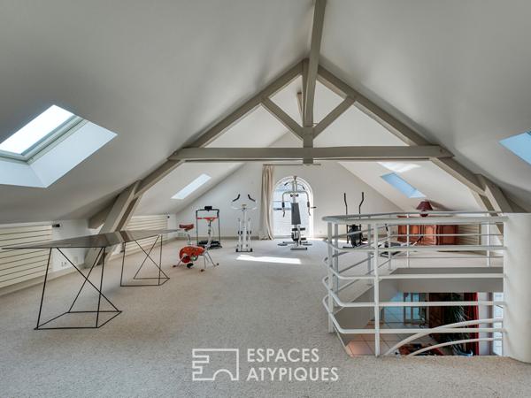 Demeure bourgeoise avec verrière et piscine en coeur de Janville