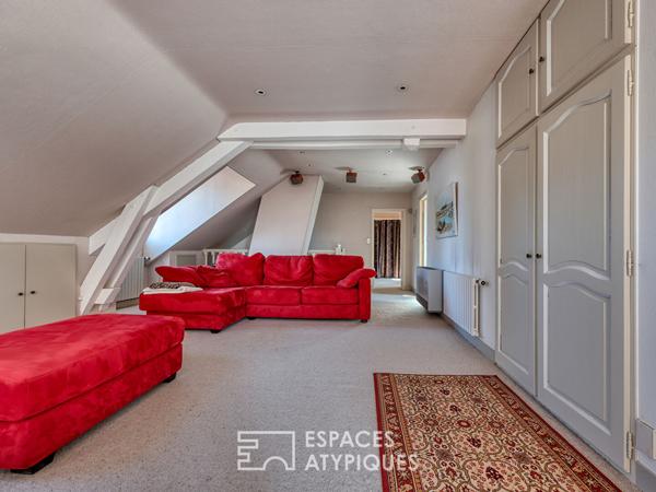 Demeure bourgeoise avec verrière et piscine en coeur de Janville