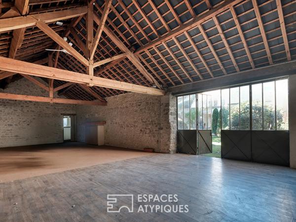 Demeure bourgeoise avec verrière et piscine en coeur de Janville