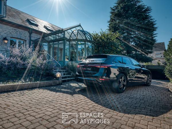 Demeure bourgeoise avec verrière et piscine en coeur de Janville