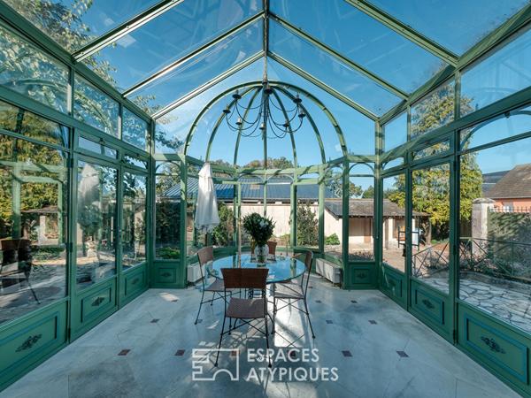 Demeure bourgeoise avec verrière et piscine en coeur de Janville