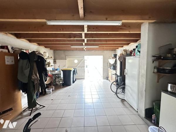 MAISON A VEIGNE LIMITE MONTBAZON