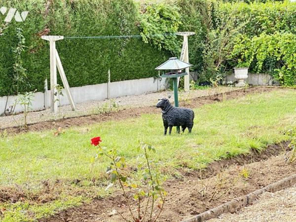 MAISON A VEIGNE LIMITE MONTBAZON
