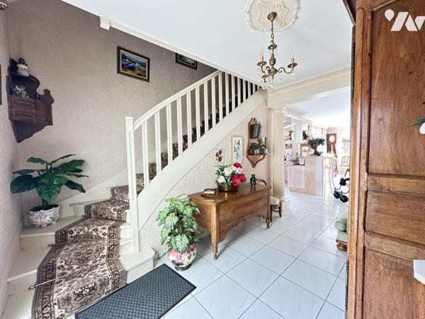 MAISON A VEIGNE LIMITE MONTBAZON