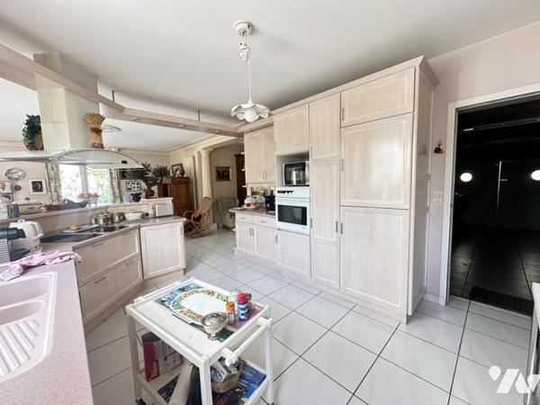 MAISON A VEIGNE LIMITE MONTBAZON