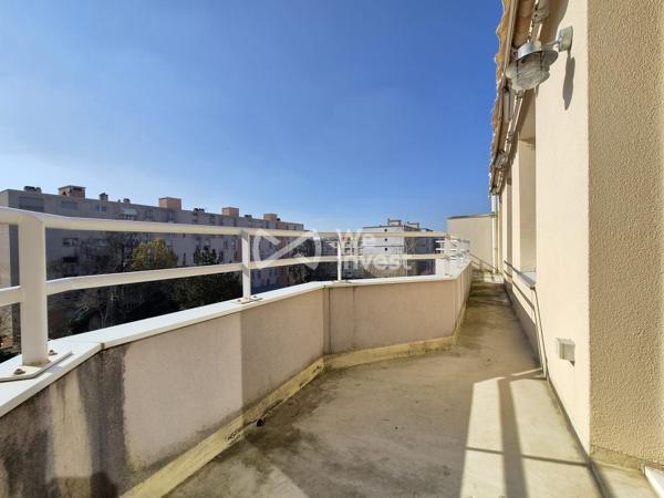 Appartement à rafraîchir 125m² + terrasse + parking