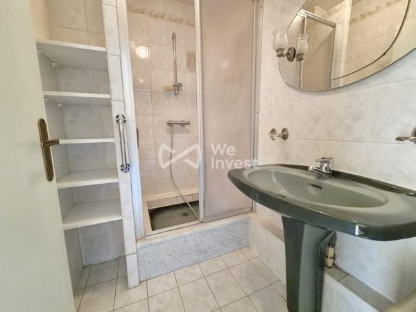 Appartement à rafraîchir 125m² + terrasse + parking