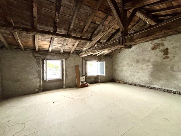 Maison en pierres à rénover.