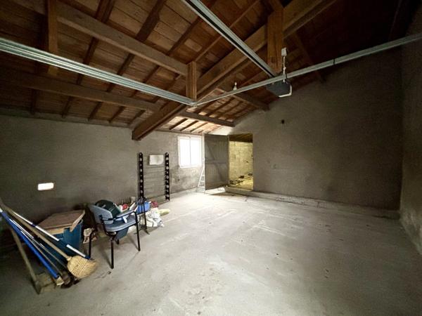 Maison en pierres à rénover.