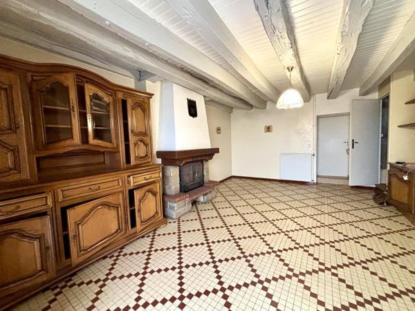 Maison en pierres à rénover.