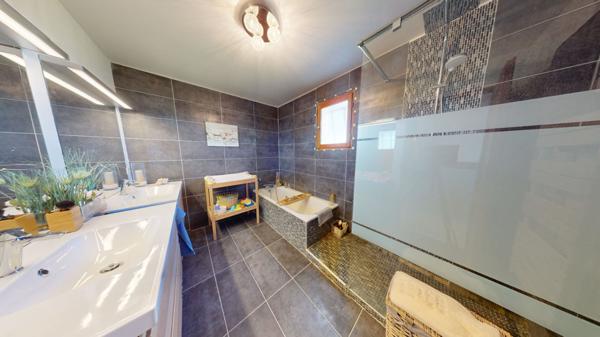 SAINT-LYS Maison T7 - 178m² parcelle de 1600m²