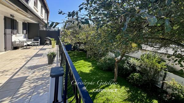 entre un appartement et une maison, 2 Chambres et bureau avec Grand Jardin et Terrasse