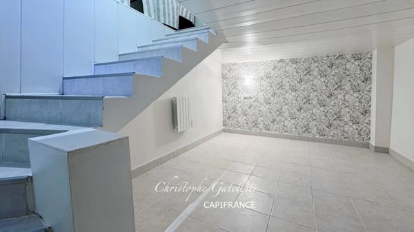 entre un appartement et une maison, 2 Chambres et bureau avec Grand Jardin et Terrasse