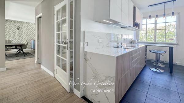 entre un appartement et une maison, 2 Chambres et bureau avec Grand Jardin et Terrasse