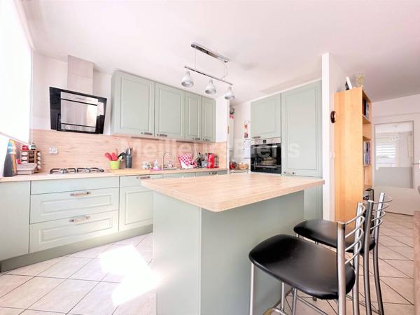 Appartement 2 chambres, terrasse, box en sous sol, résidence sécurisée