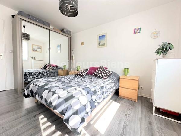 Appartement 2 chambres, terrasse, box en sous sol, résidence sécurisée