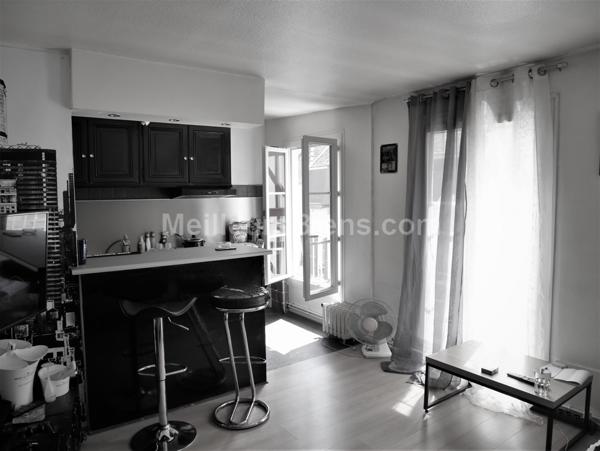 APPARTEMENT CENTRE VILLE AVEC BALCON