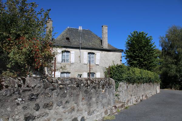 MAISON DE CARACTERE SAINT ETIENNE DE CHOMEIL Saint-Étienne-de-Chomeil (15400)