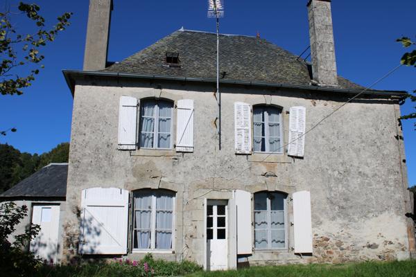 MAISON DE CARACTERE SAINT ETIENNE DE CHOMEIL Saint-Étienne-de-Chomeil (15400)