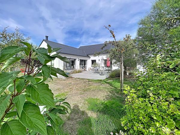 Maison récente, à proximité immédiate du centre bourg, environnement calme