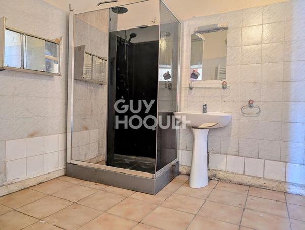 PONT-DU-CHATEAU - MAISON DE VILLE A RENOVER