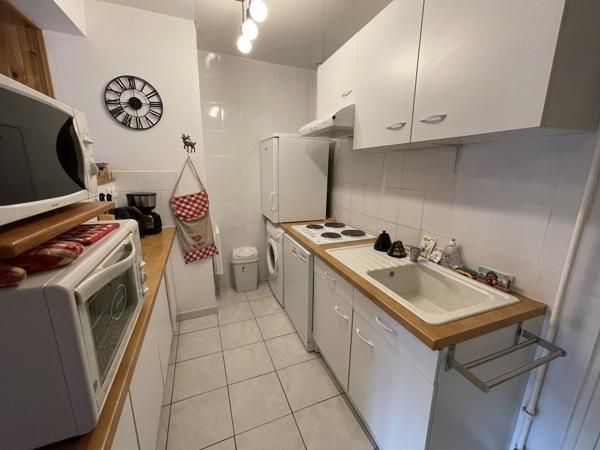 Studio rénové en rez de jardin