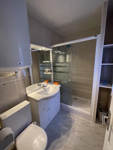 Studio rénové en rez de jardin
