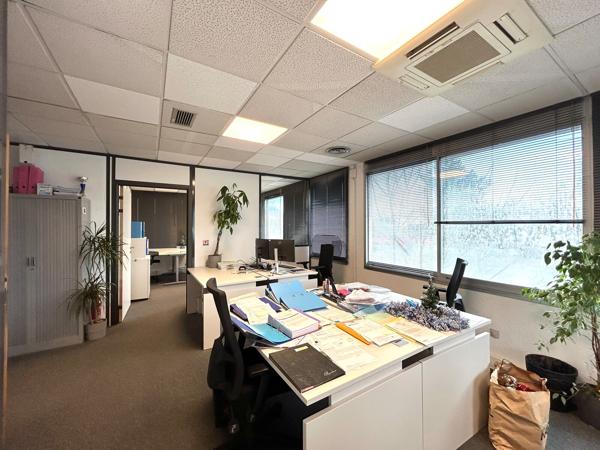 Immeuble de bureaux en vente à Mérignac avec accès PMR et parkings privatifs