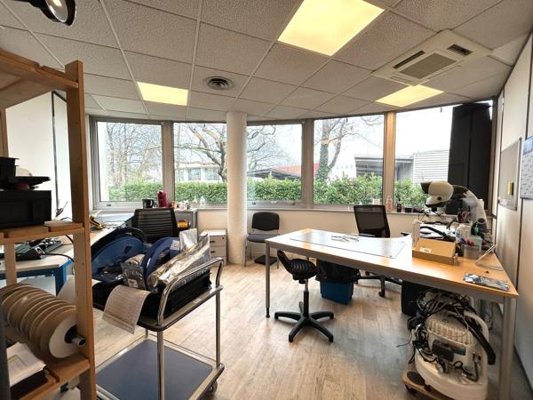 Immeuble de bureaux en vente à Mérignac avec accès PMR et parkings privatifs
