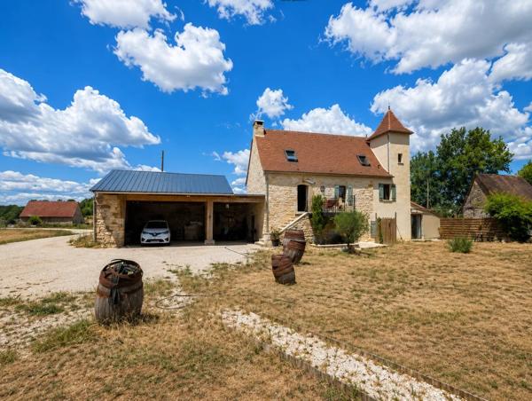 Vente                                                      Maison
                        
                     5 pièces                      146 m2                     à Gourdon