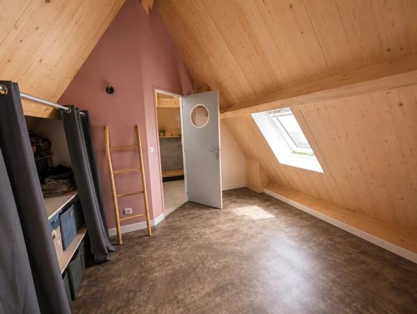 Vente                                                      Maison
                        
                     5 pièces                      146 m2                     à Gourdon