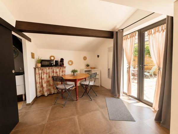 Vente                                                      Maison
                        
                     5 pièces                      146 m2                     à Gourdon