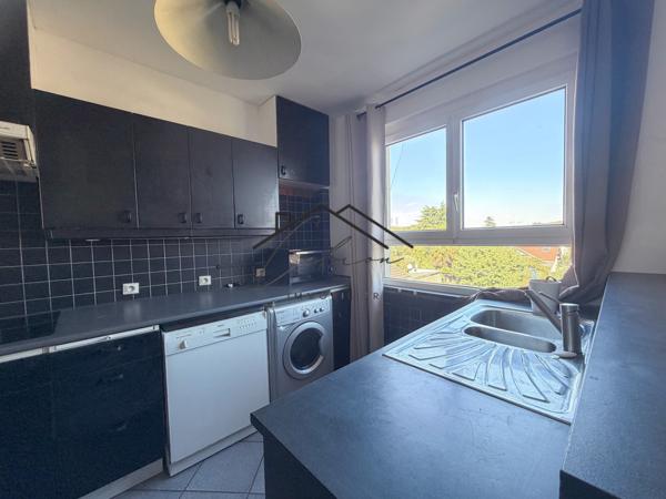 Appartement
         4 pièces
        - 90 m² Exclusivité 272 000 €*