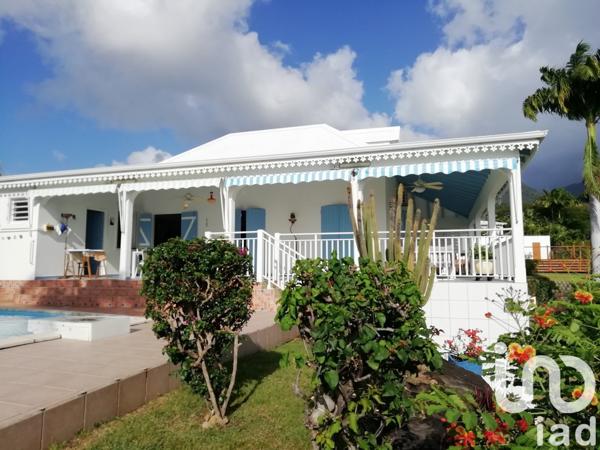 Pavillon 3 pièces de 119 m² à Deshaies (97126)