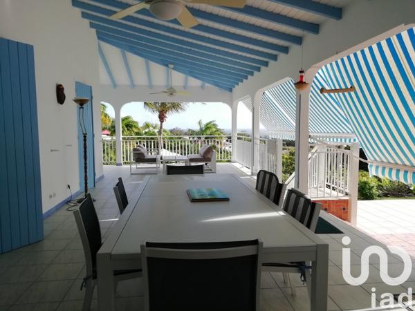 Pavillon 3 pièces de 119 m² à Deshaies (97126)