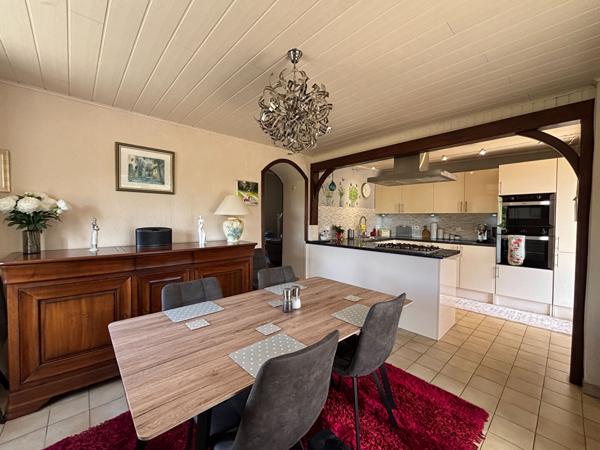 Maison Individuelle de Trois Chambres Proche de Champagne-Mouton Champagne mouton