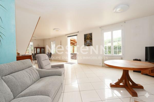 Vaste propriété au calme d'une impasse sur une parcelle de terrain de 570 m²