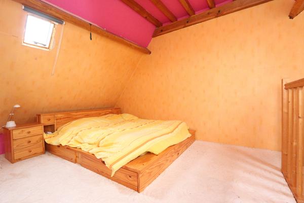 Vaste propriété au calme d'une impasse sur une parcelle de terrain de 570 m²